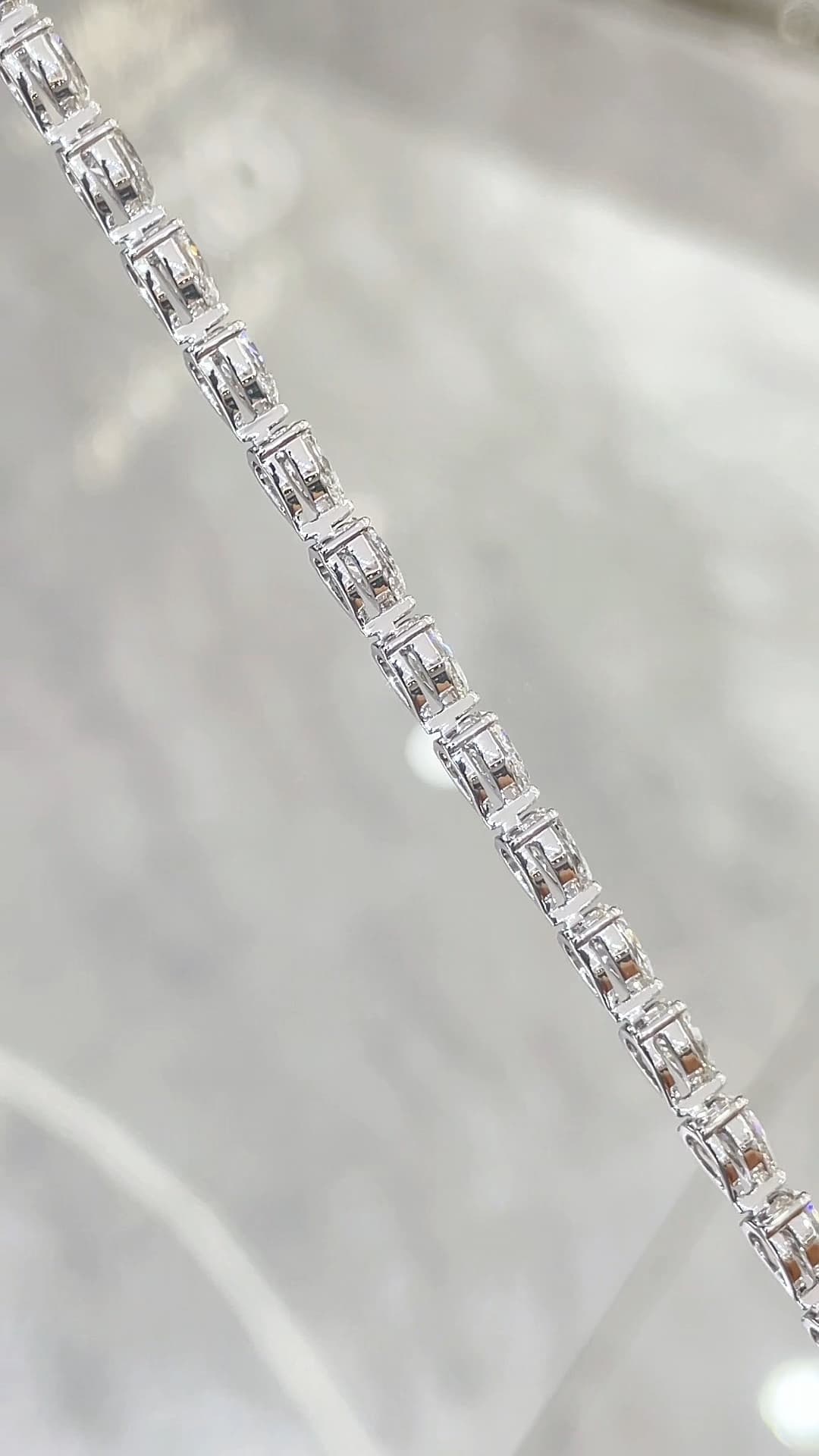 18K 金 20 分水滴手鍊 - 視角 2