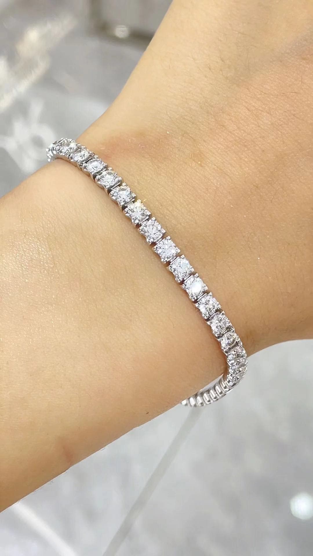 18K 15 分規格卡家牛頭四爪滿鑽手鍊 - 視角 4