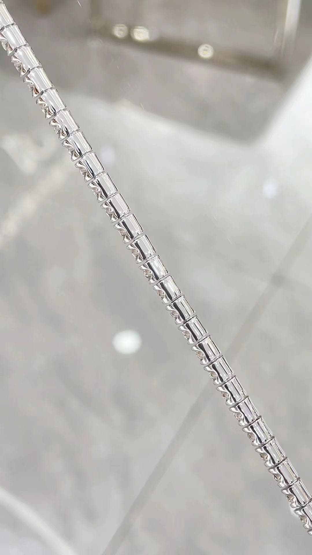 18K 15 分規格卡家牛頭四爪滿鑽手鍊 - 視角 2