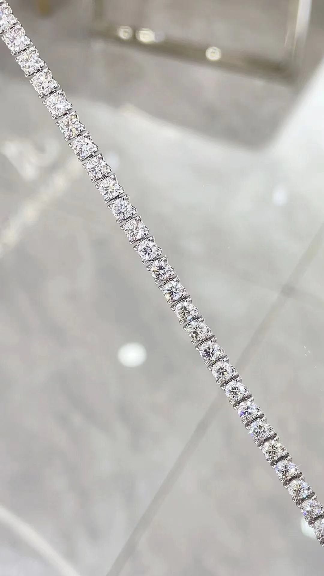 18K 15 分規格卡家牛頭四爪滿鑽手鍊 - 視角 3