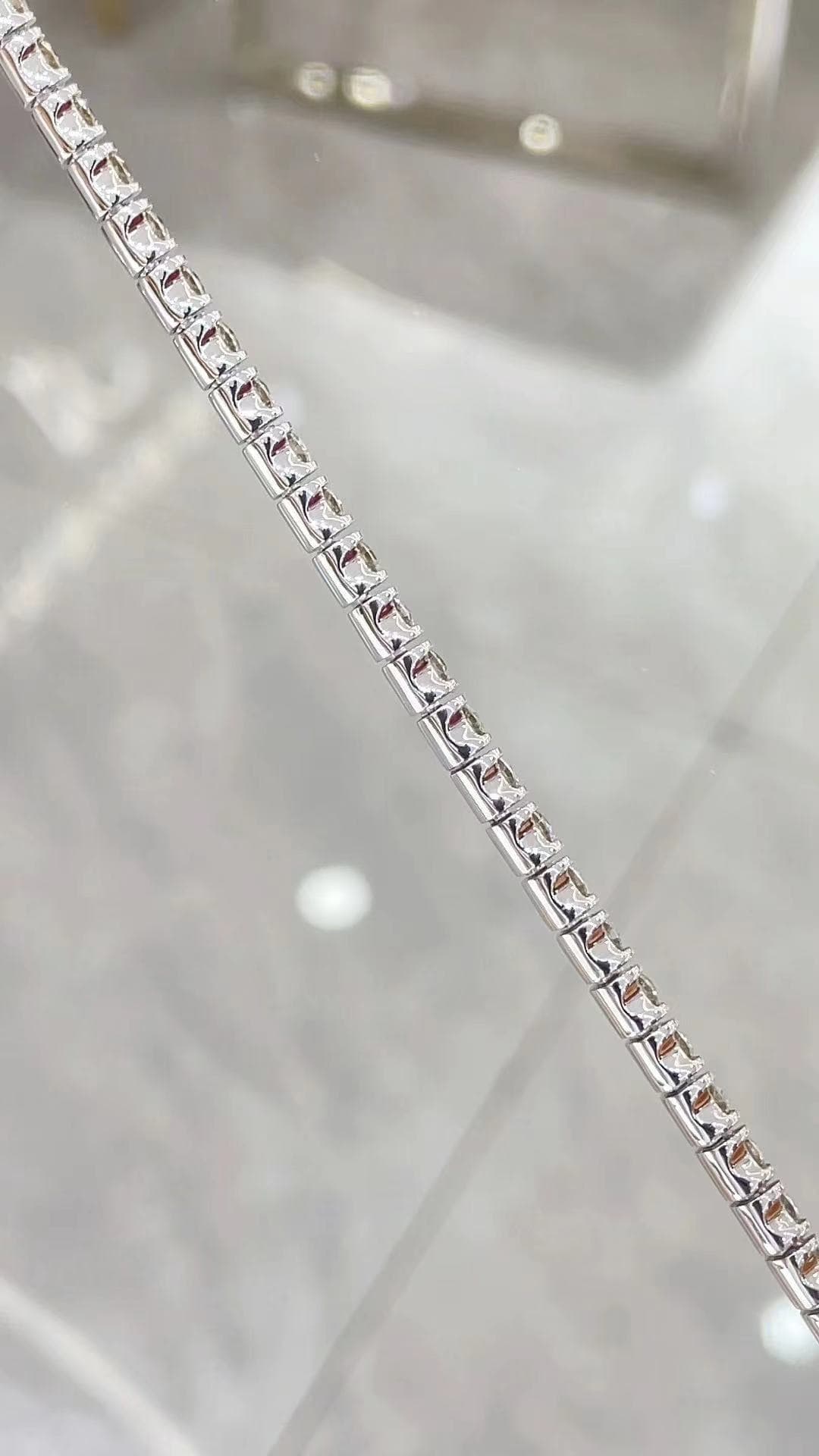 18K 15 分規格卡家牛頭四爪滿鑽手鍊 - 視角 1