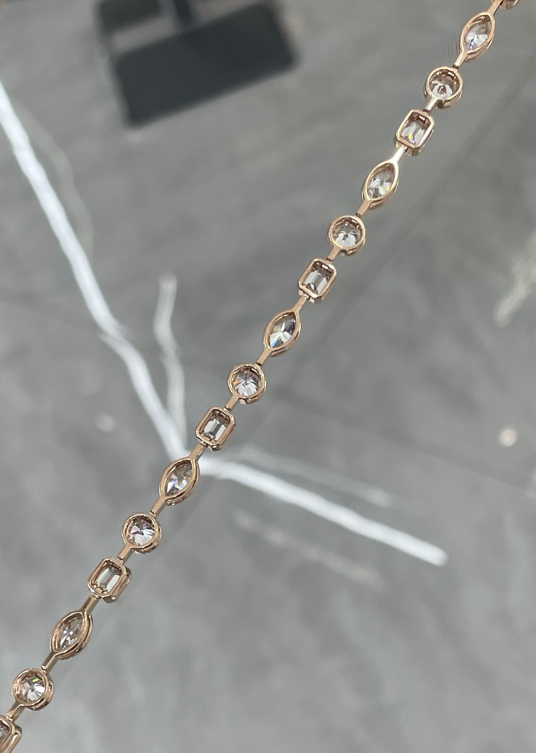18K 異形拼接鑽石手鍊 - 視角 2