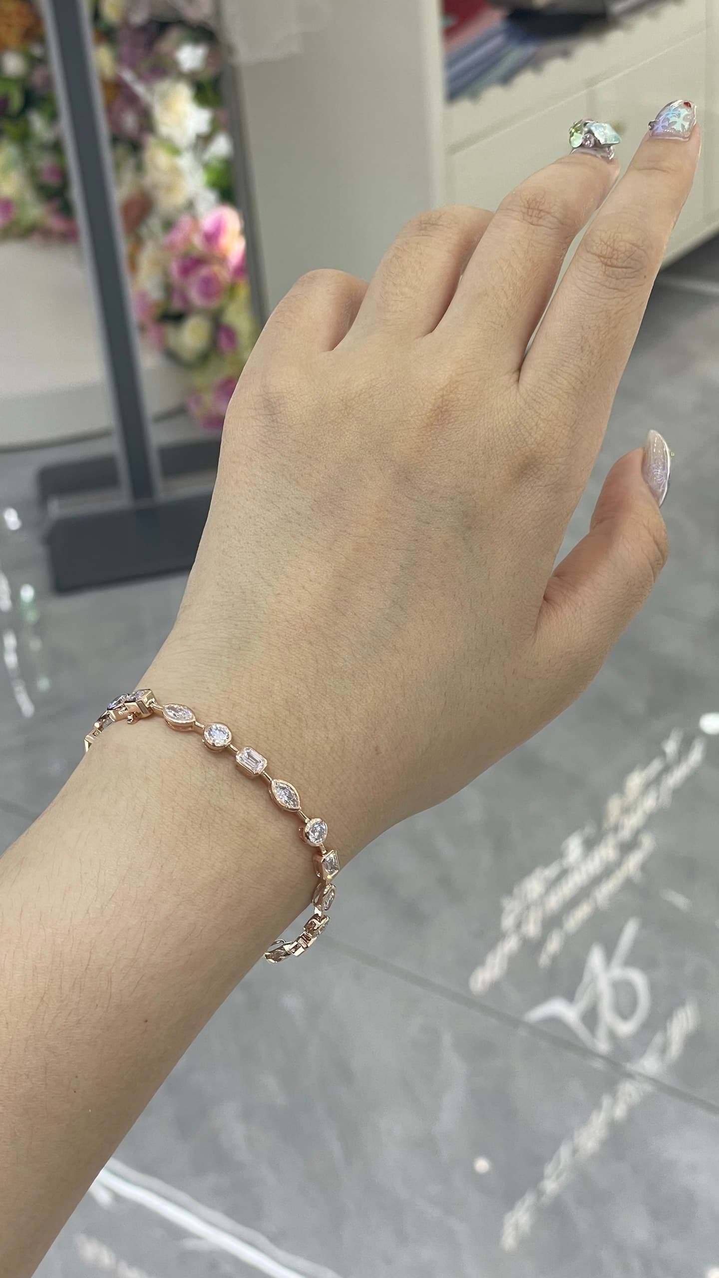 18K 異形拼接鑽石手鍊 - 視角 4