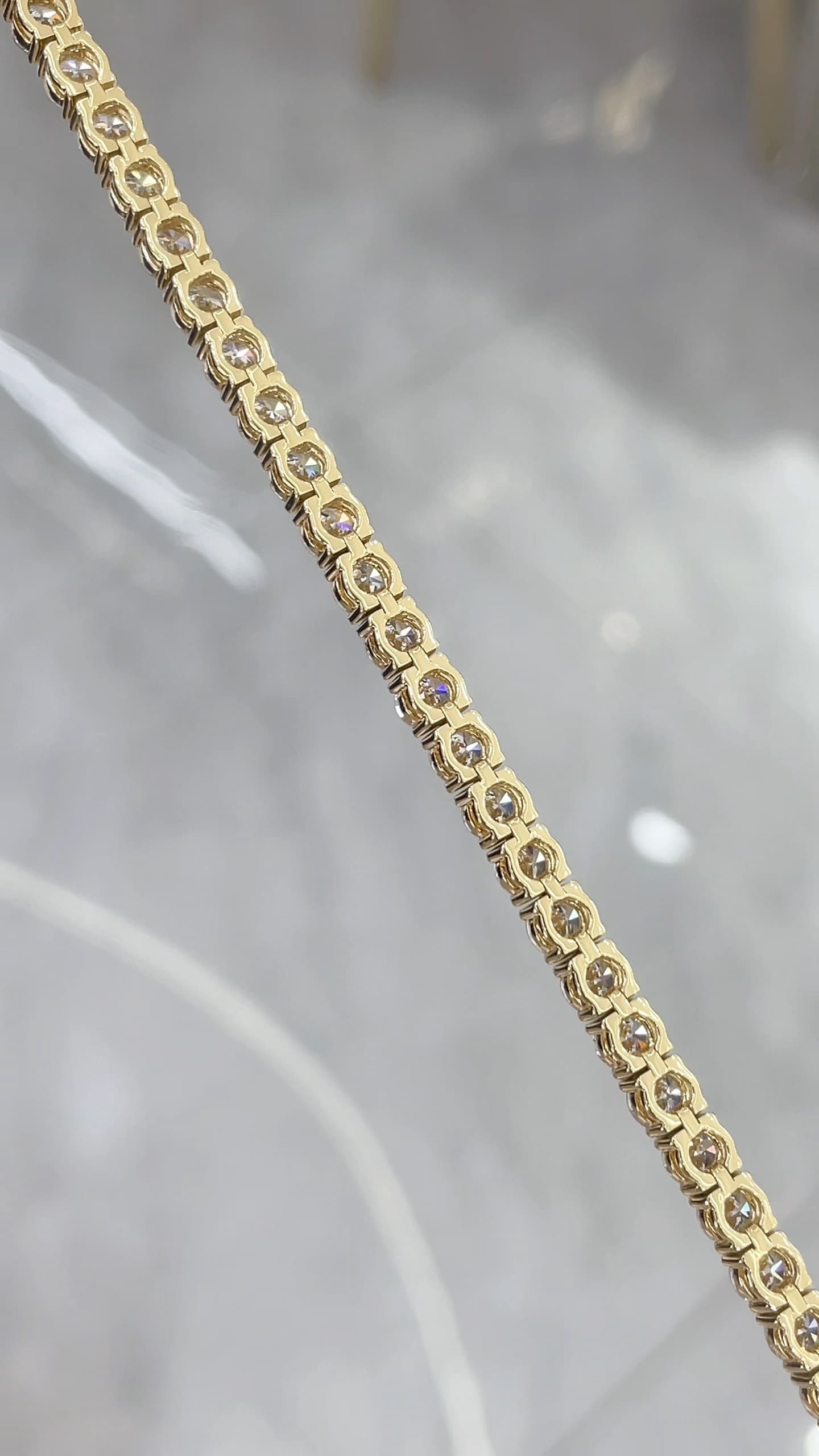 18K 黃 20 分規格網球手鍊 - 視角 3