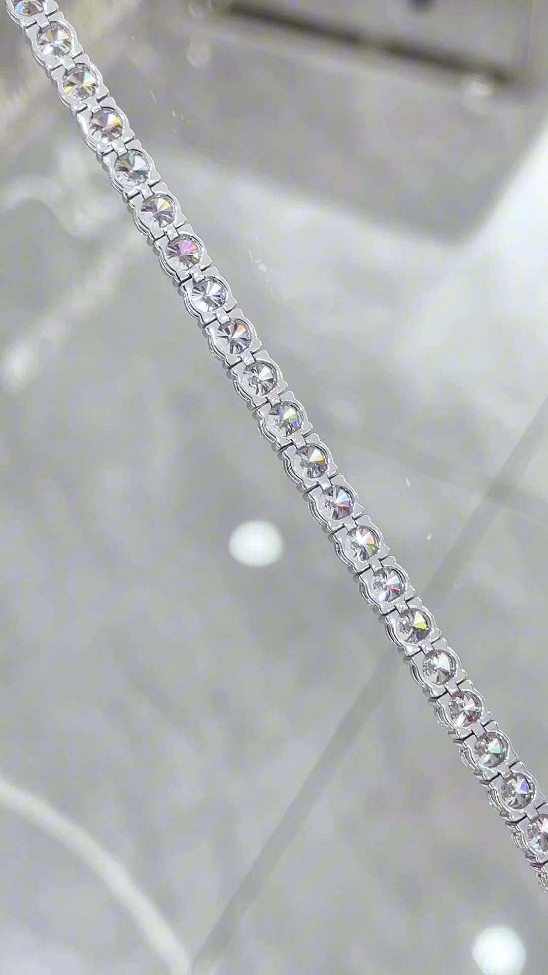 18K 金 30 分網球四爪手鍊 - 視角 3