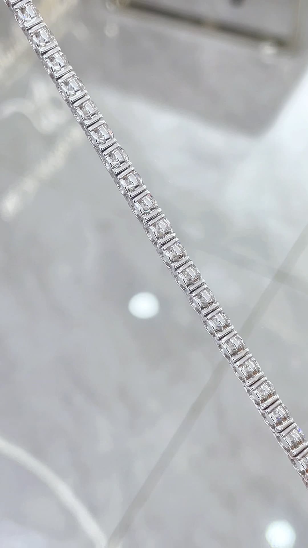 18K 金 30 分網球四爪手鍊 - 視角 2