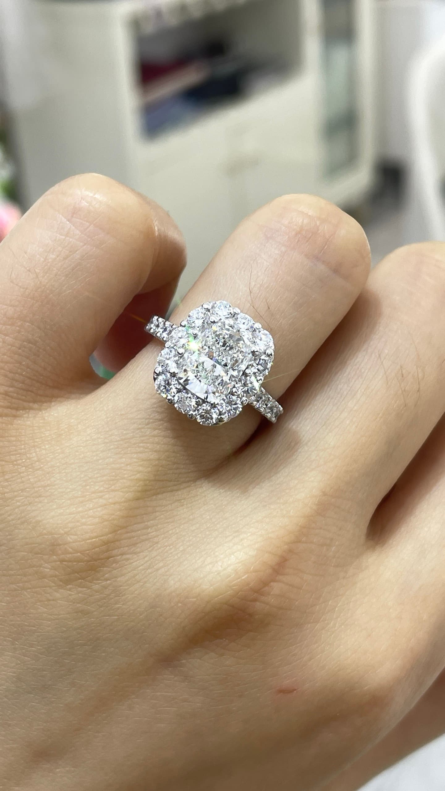 Pt950 墊形 2ct 鑽戒 - 視角 6