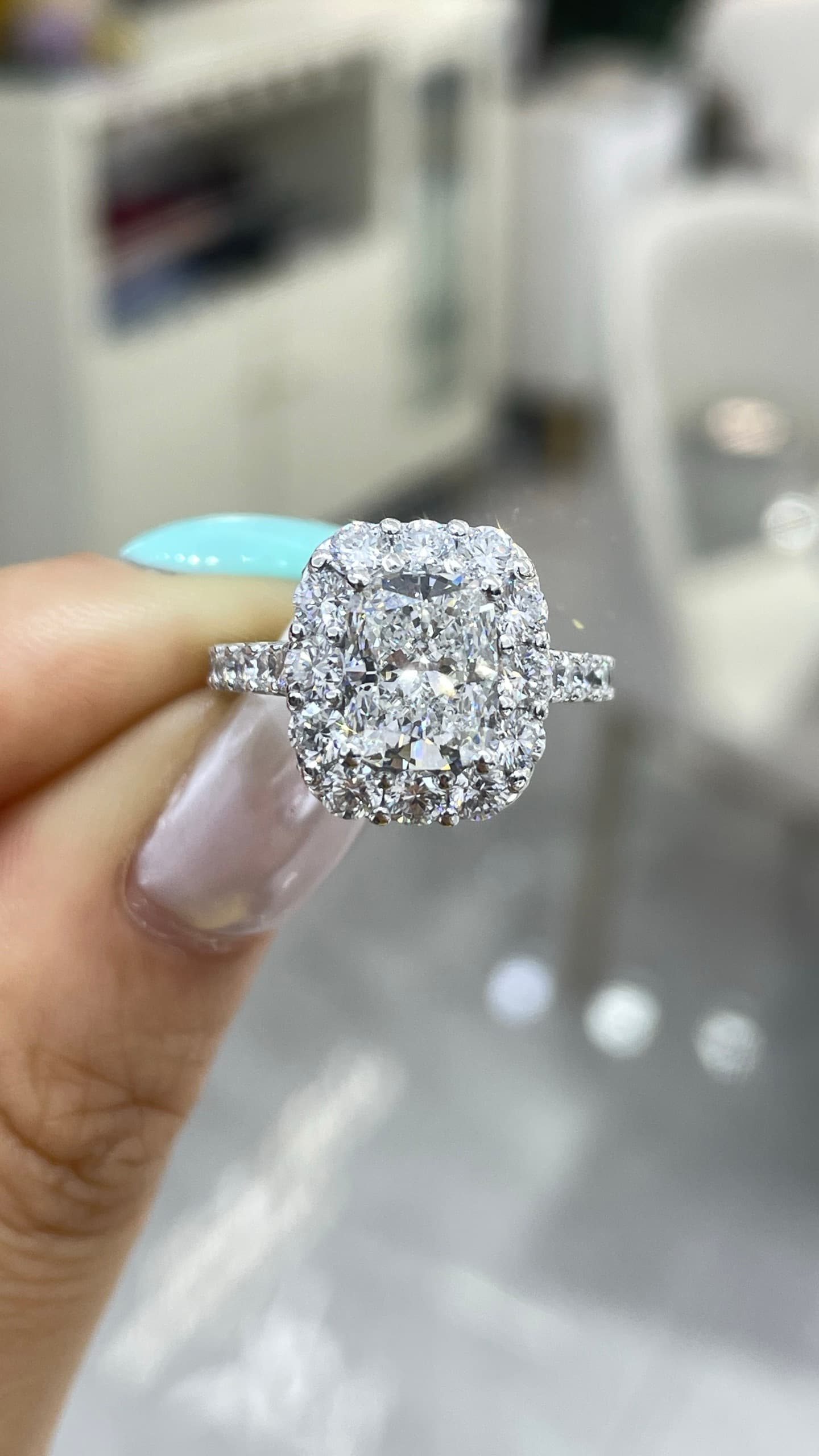Pt950 墊形 2ct 鑽戒 - 視角 8