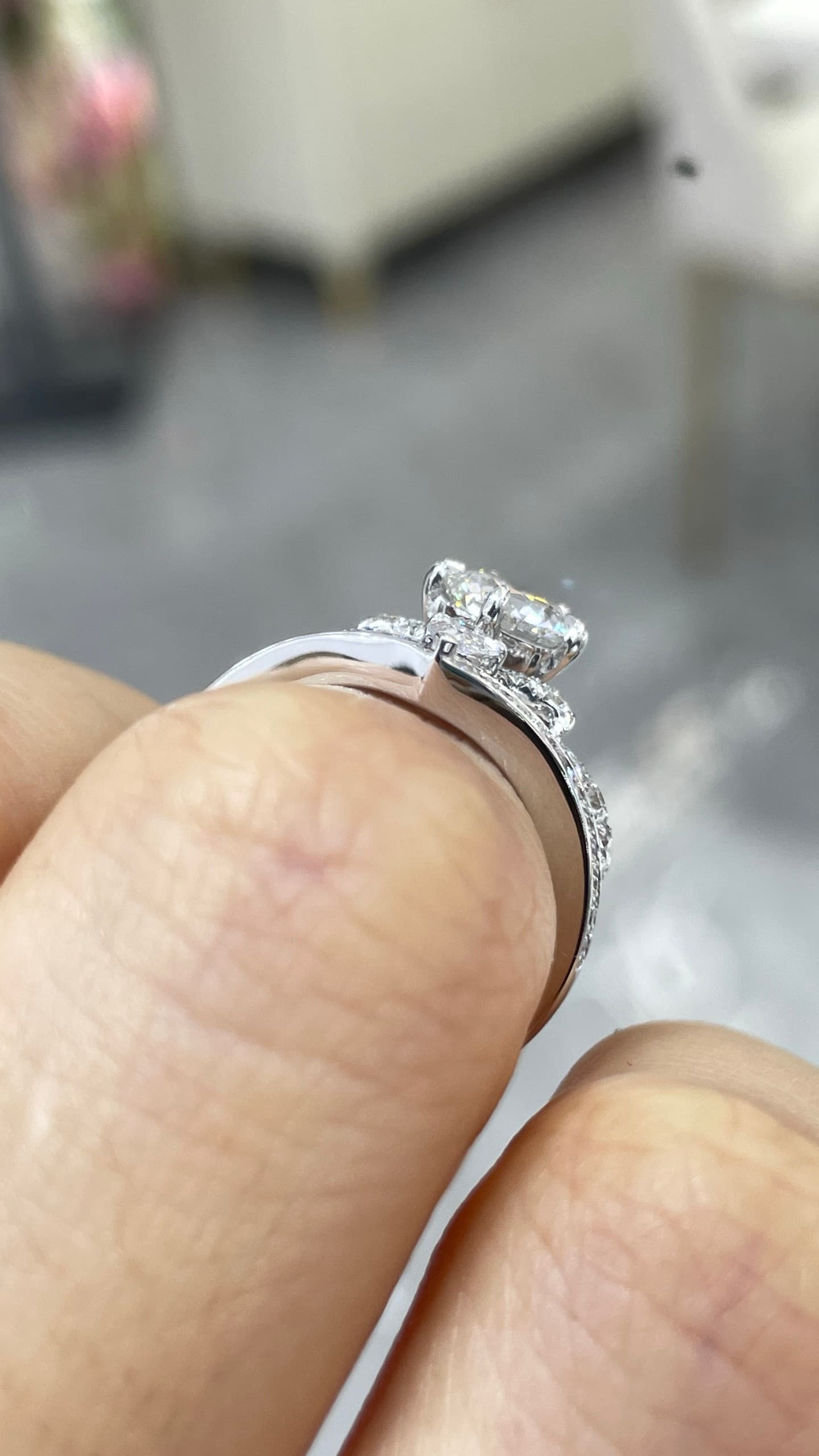 18K 1ct 鑽石戒指 - 視角 4
