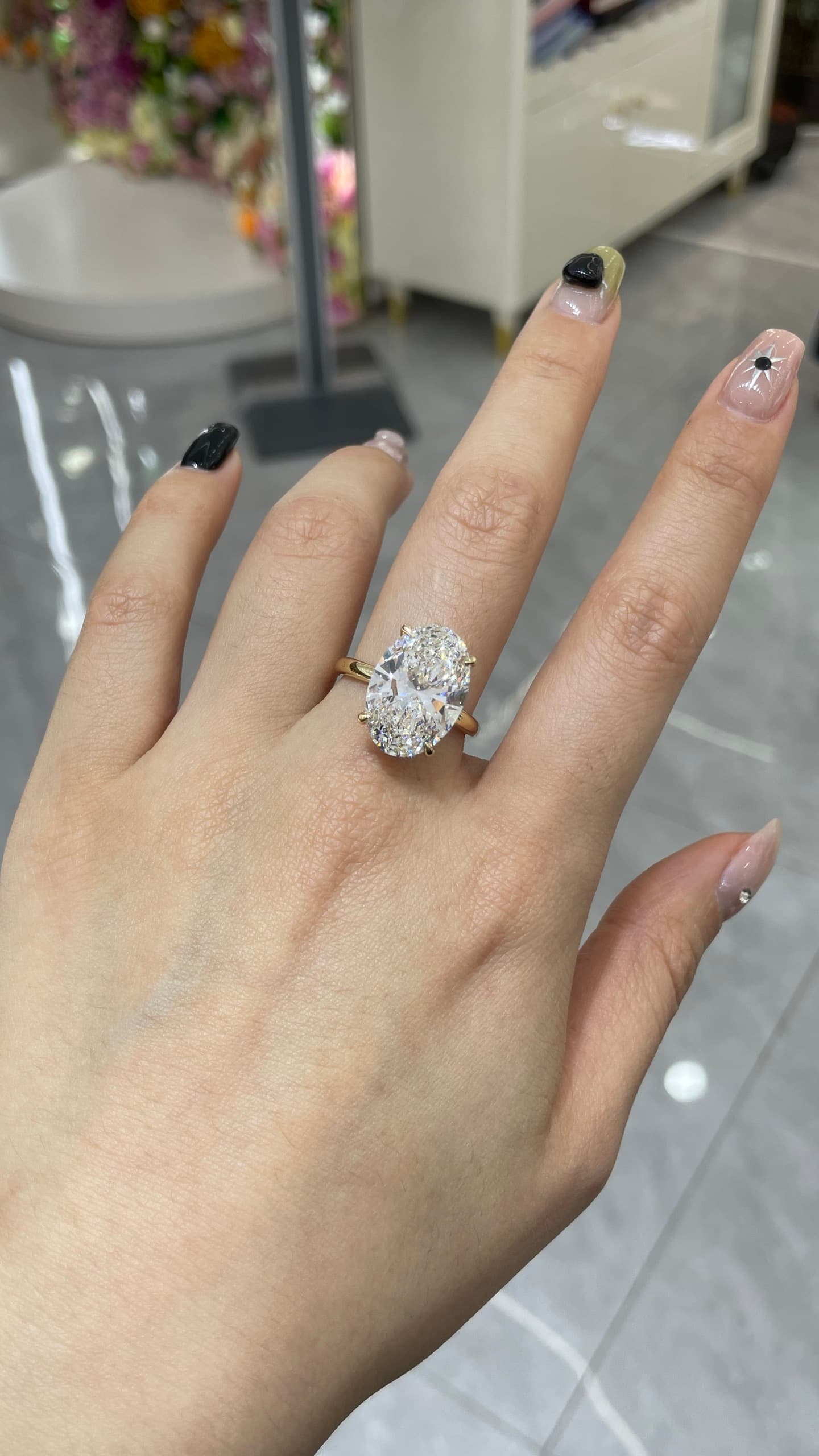 18K 黃 10ct 橢圓四爪鑽戒 - 視角 1