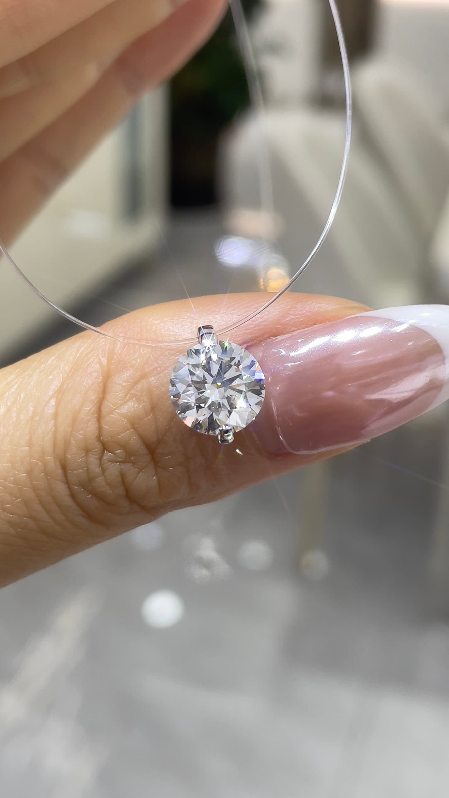 18K 金 2ct 吊墜 - 視角 2