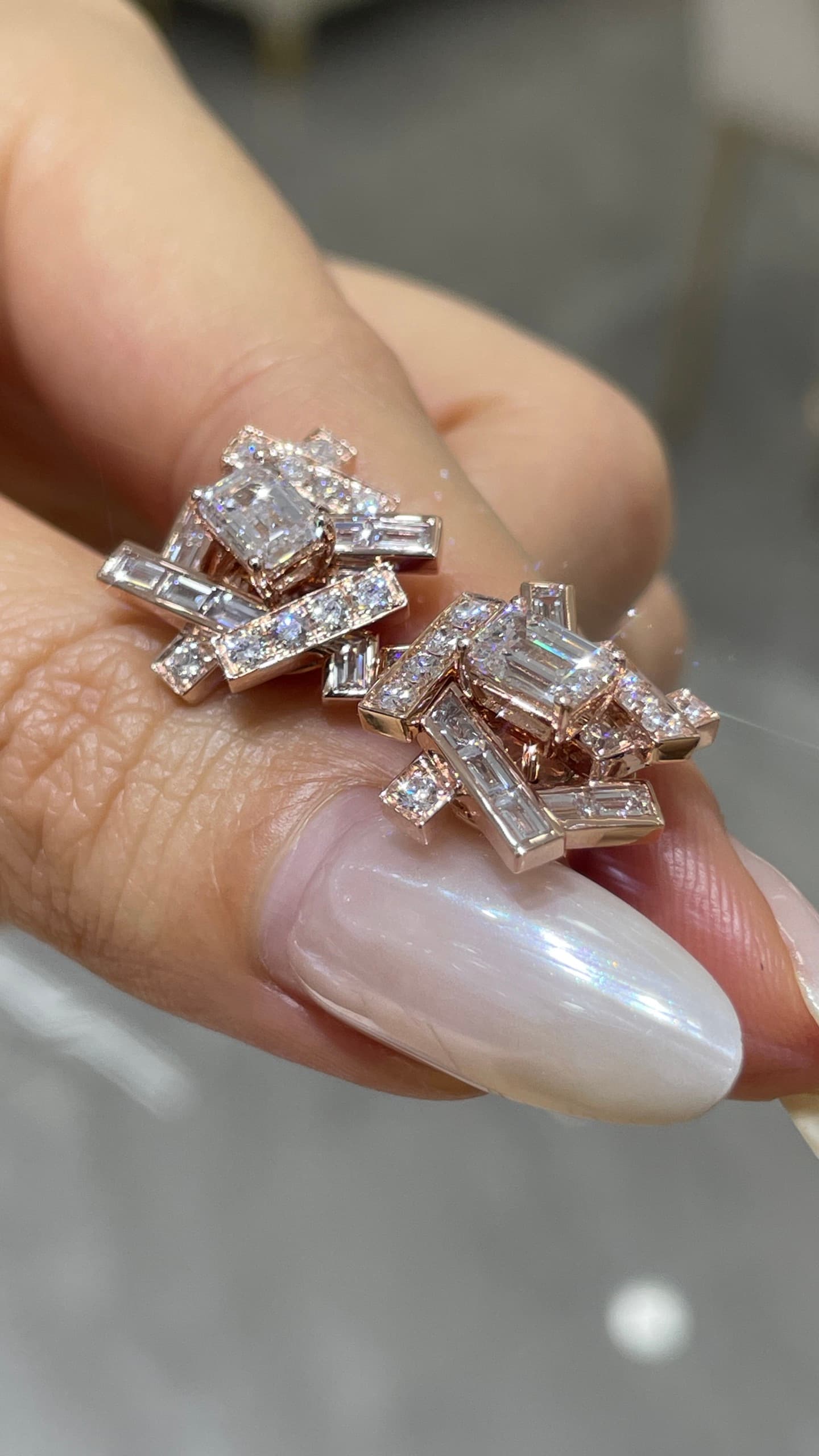 18K 金鑽石耳釘 - 視角 4