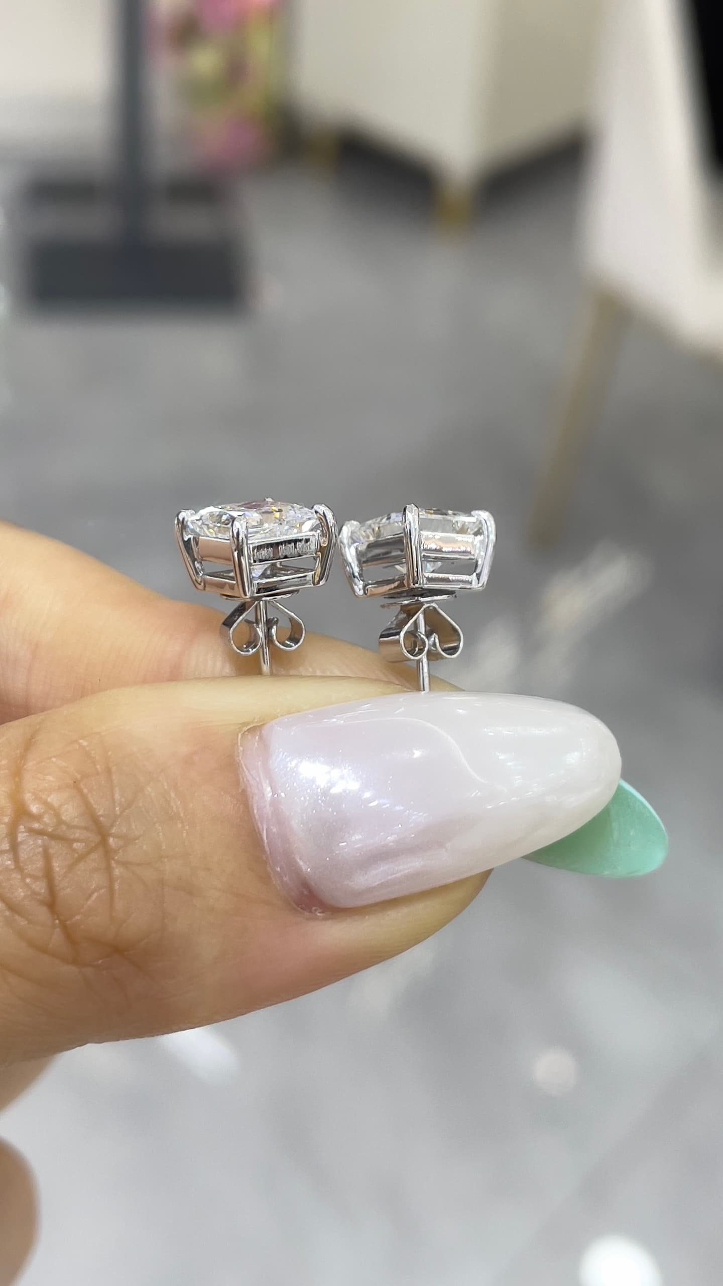 18K 鑽石耳環 - 視角 2