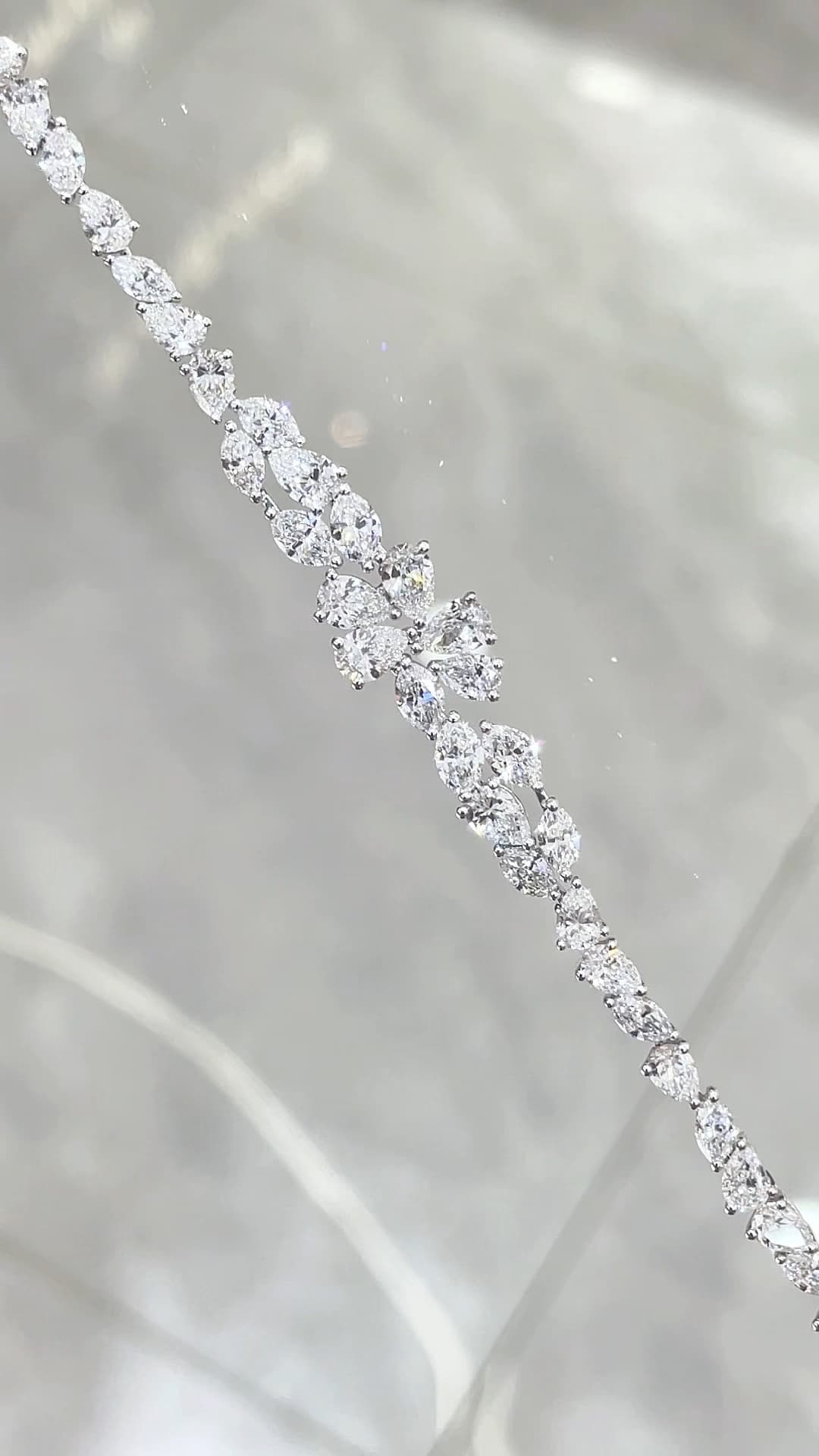 18K 鑽石手鍊 - 視角 1