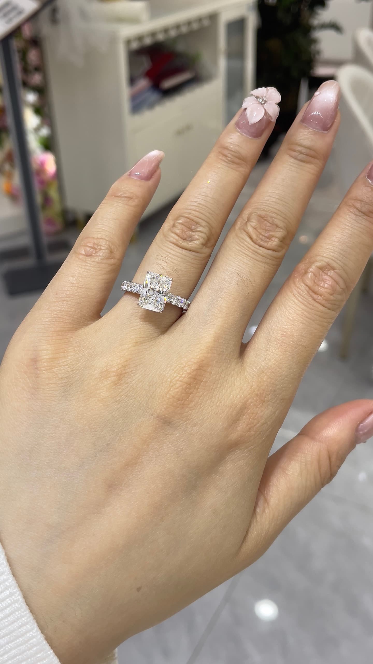 18K2.65ct 金雷迪恩切鑽戒 - 視角 1