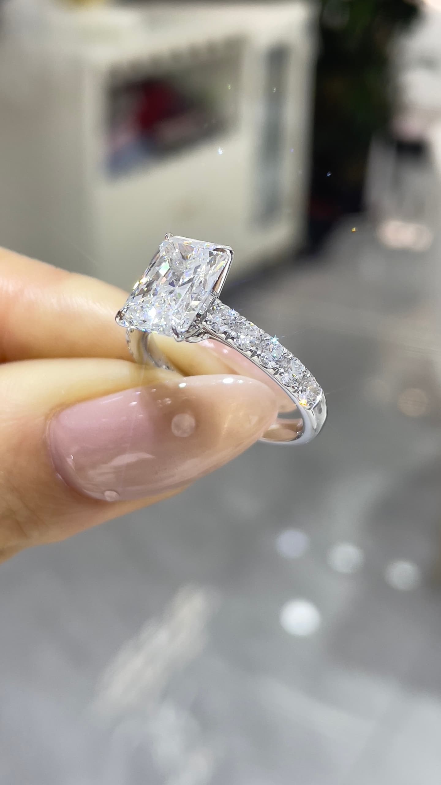 18K2.65ct 金雷迪恩切鑽戒 - 視角 7