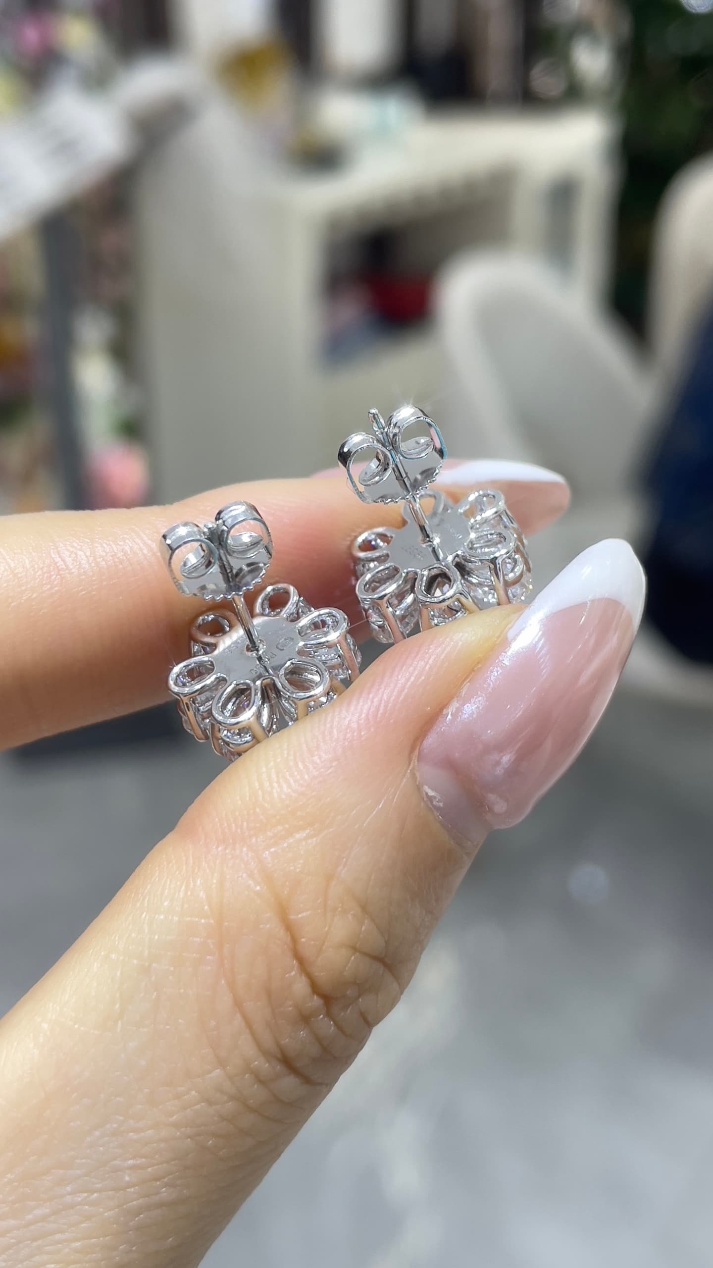 Pt950 鑽石耳釘 - 視角 7