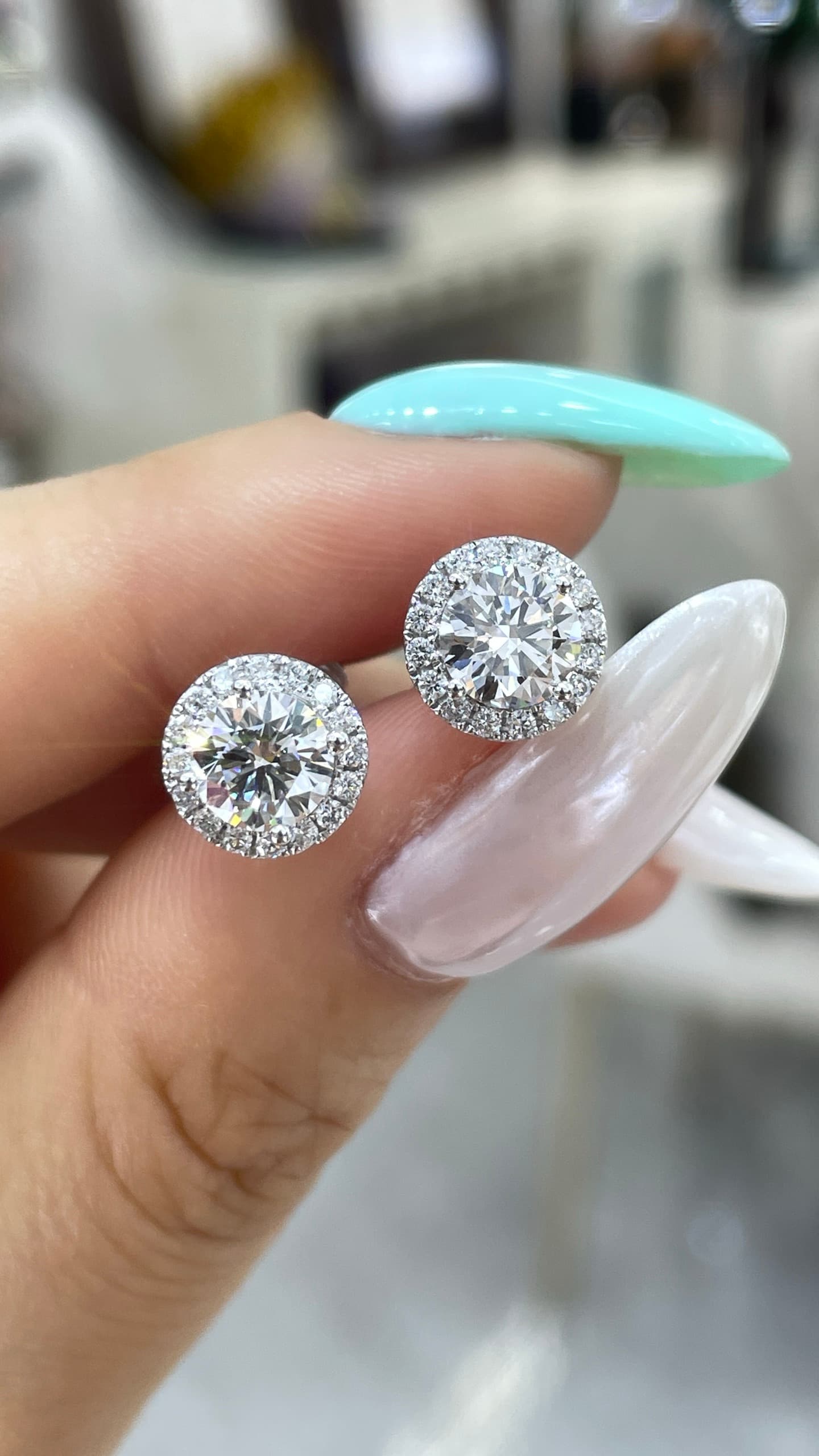 18K 白金耳釘 - 視角 7