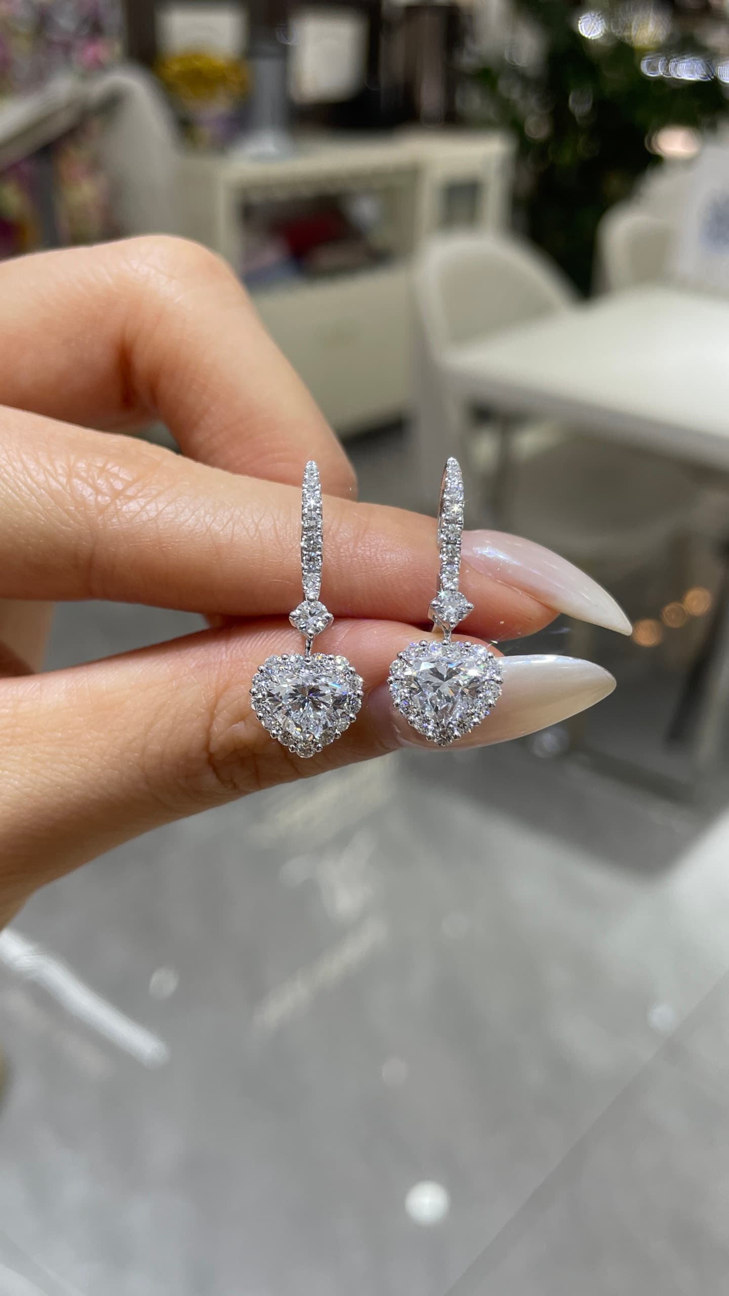 18K 金鑽石耳扣(愛心) - 視角 2