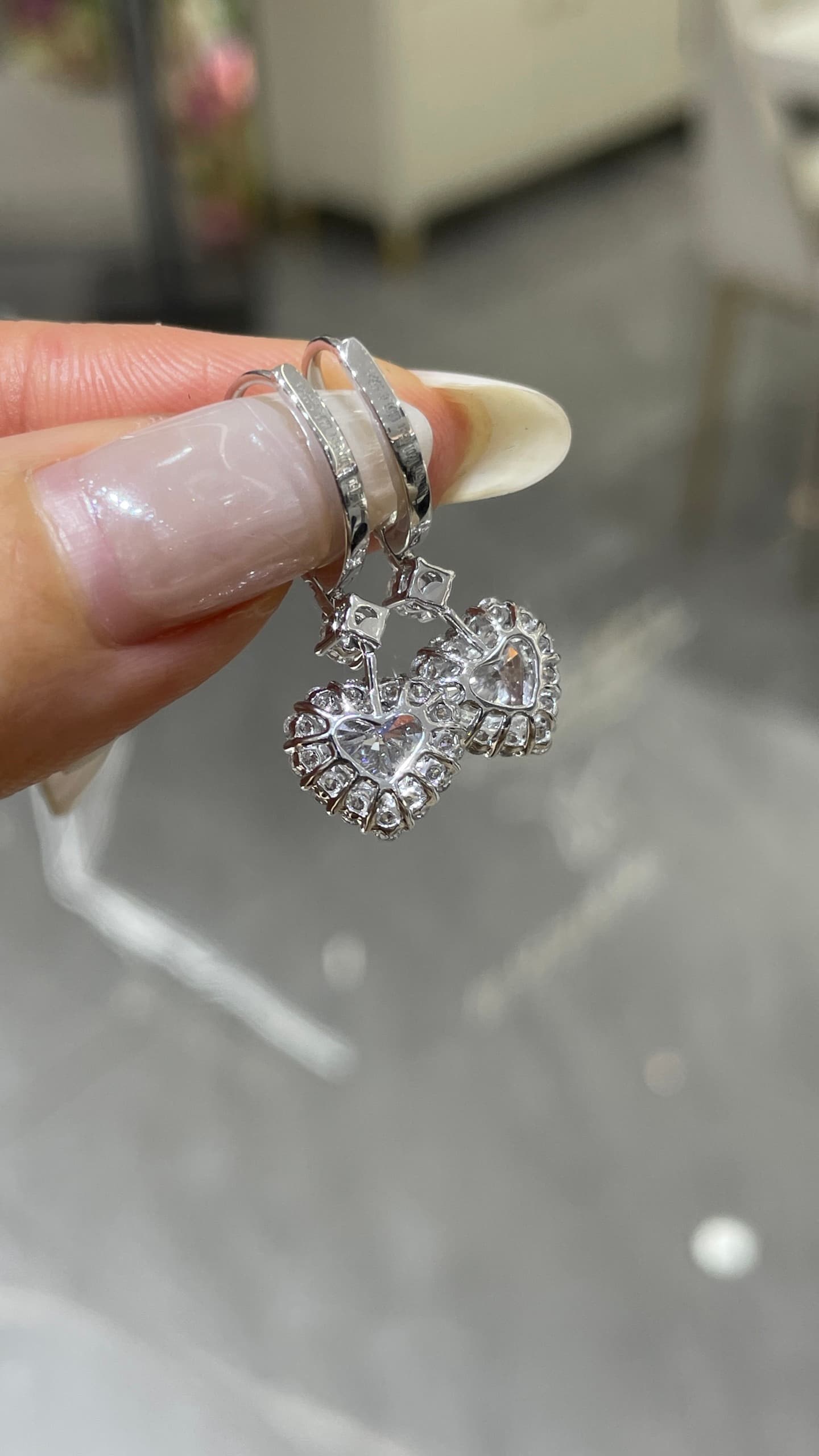 18K 金鑽石耳扣(愛心) - 視角 7